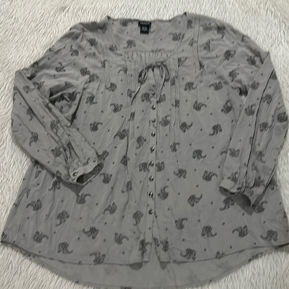 Torrid gray paisley long sleeve boho peasant top size 1 - Picture 1 of 6